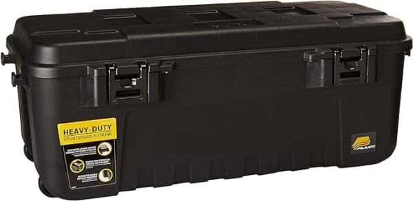 Plano Large Sportsman's Trunk m/ hjul